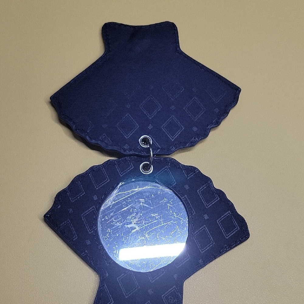 Vera Bradly Blue Shell Keychain - Picture 3 of 3